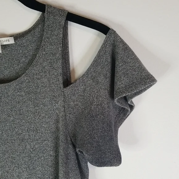 Green Envelope Ribbed Cold Shoulder Top Small - Picture 3 of 7